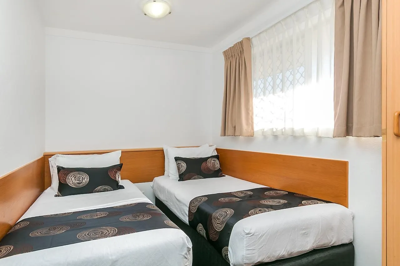 פרת'' Flag Motor Lodge